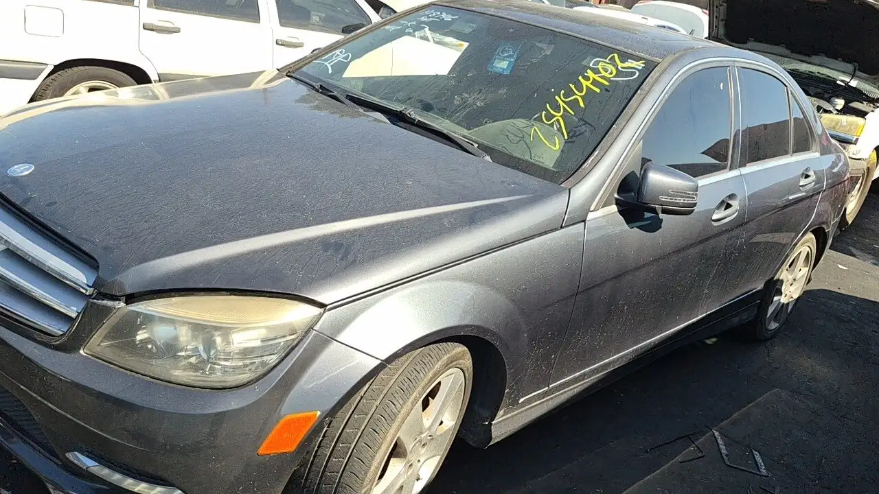 Photo of 2011 Mercedes-Benz C300