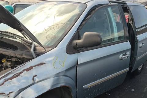 Photo of 2005 Chrysler Town & Country