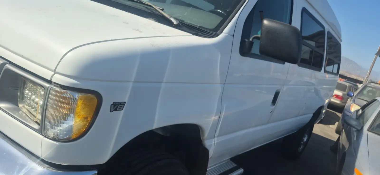 Photo of 1997 Ford E-250 Econoline