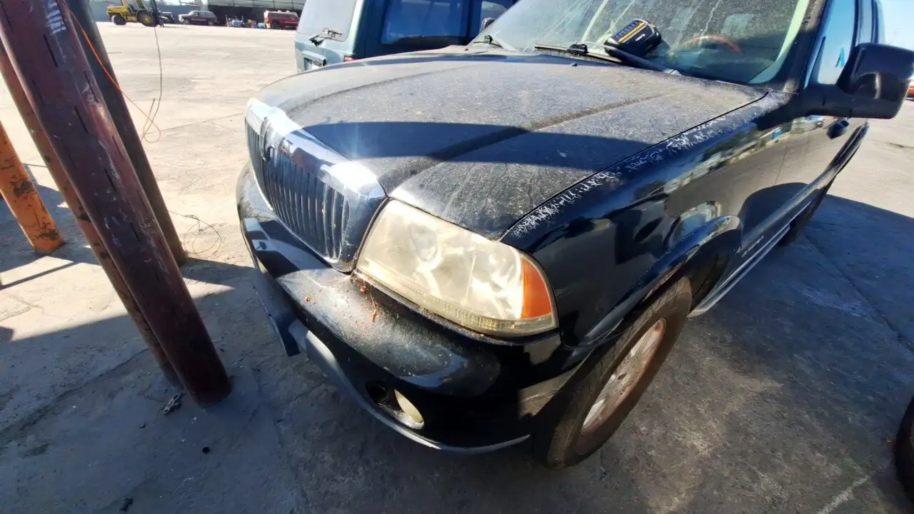 Photo of 2005 Lincoln Aviator