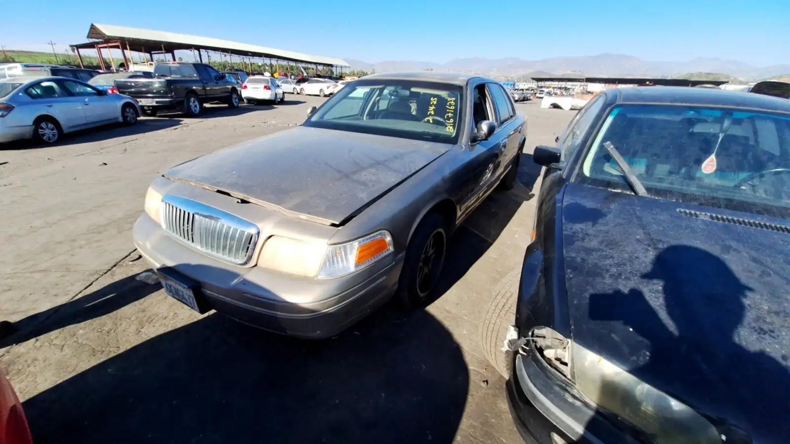 Photo of 2002 Ford Crown Victoria