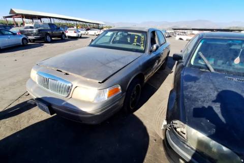 Photo of 2002 Ford Crown Victoria