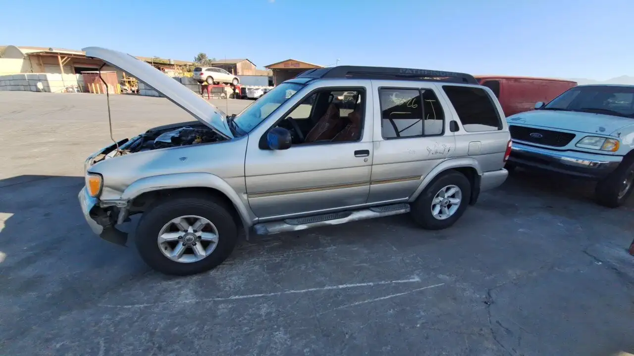 Photo of 2004 Nissan Pathfinder