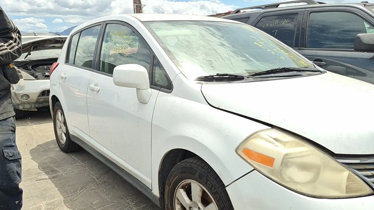 Photo of 2009 Nissan Versa