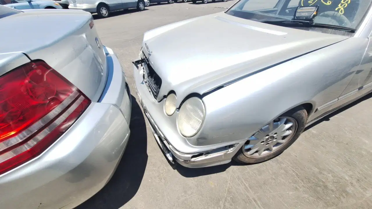 Photo of 2001 Mercedes-Benz E320