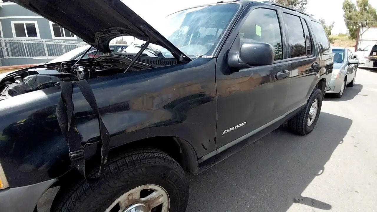 Photo of 2004 Ford Explorer