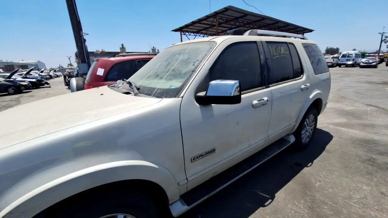 Photo of 2006 Ford Explorer