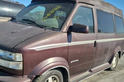 Photo of 1996 Gmc Safari