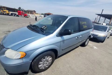 Photo of 2005 Chrysler Town & Country