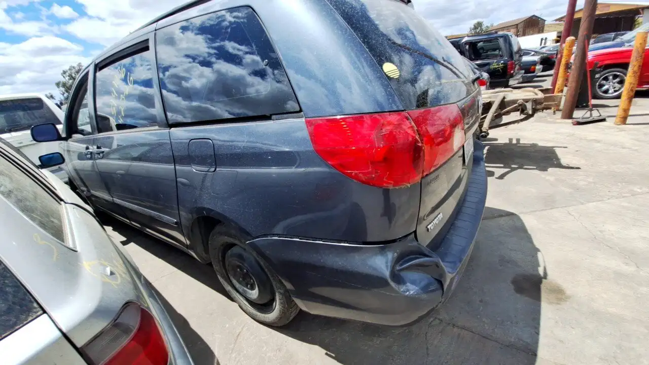 Photo of 2008 Toyota Sienna