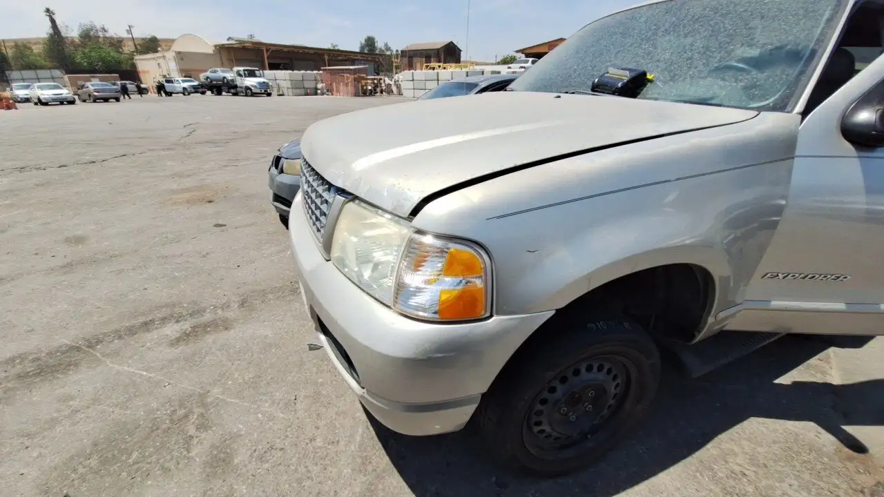Photo of 2004 Ford Explorer
