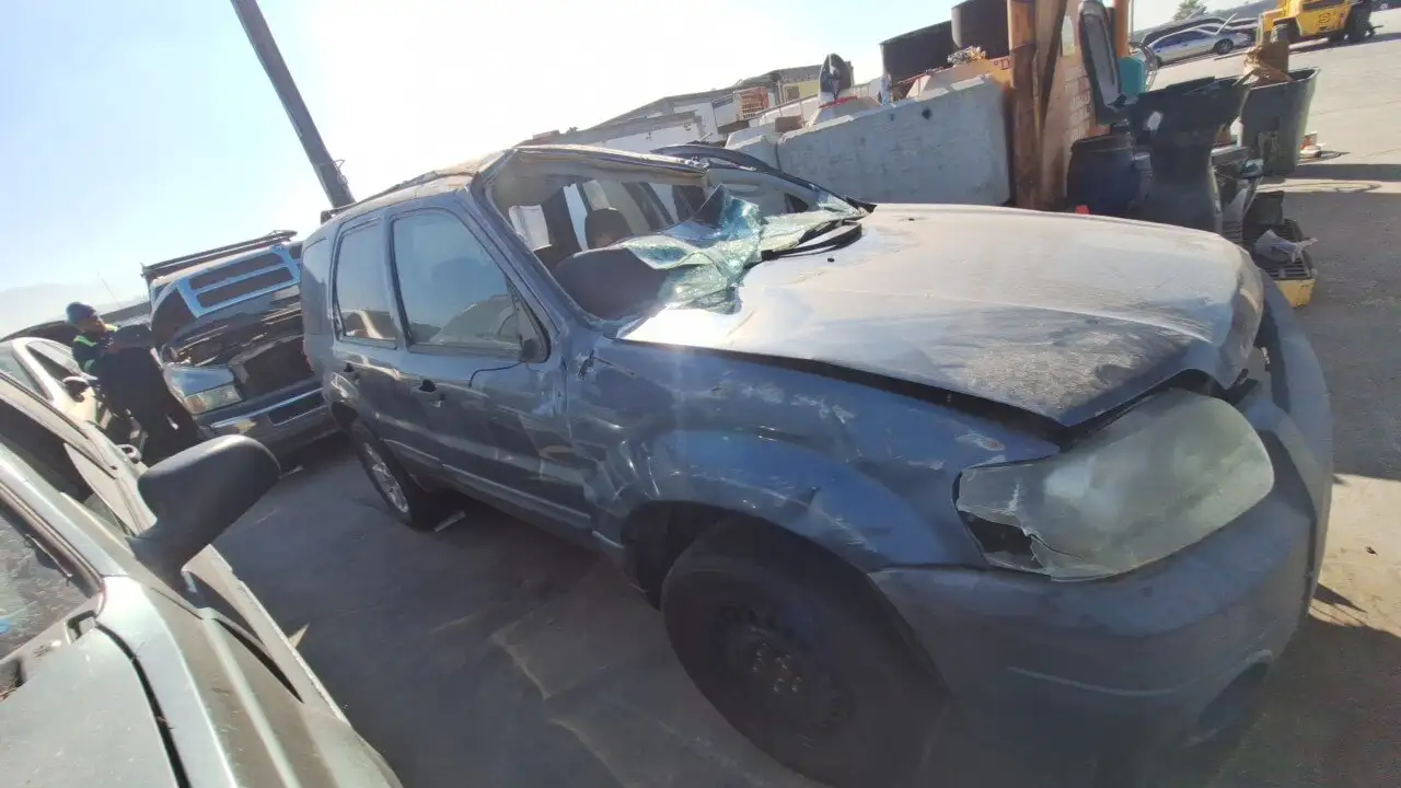 Photo of 2005 Ford Escape
