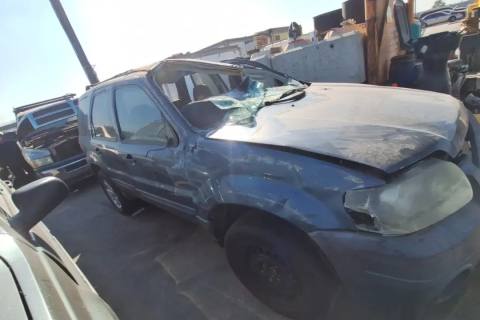 Photo of 2005 Ford Escape