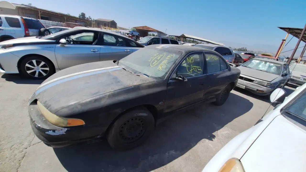 Photo of 2000 Oldsmobile Intrigue