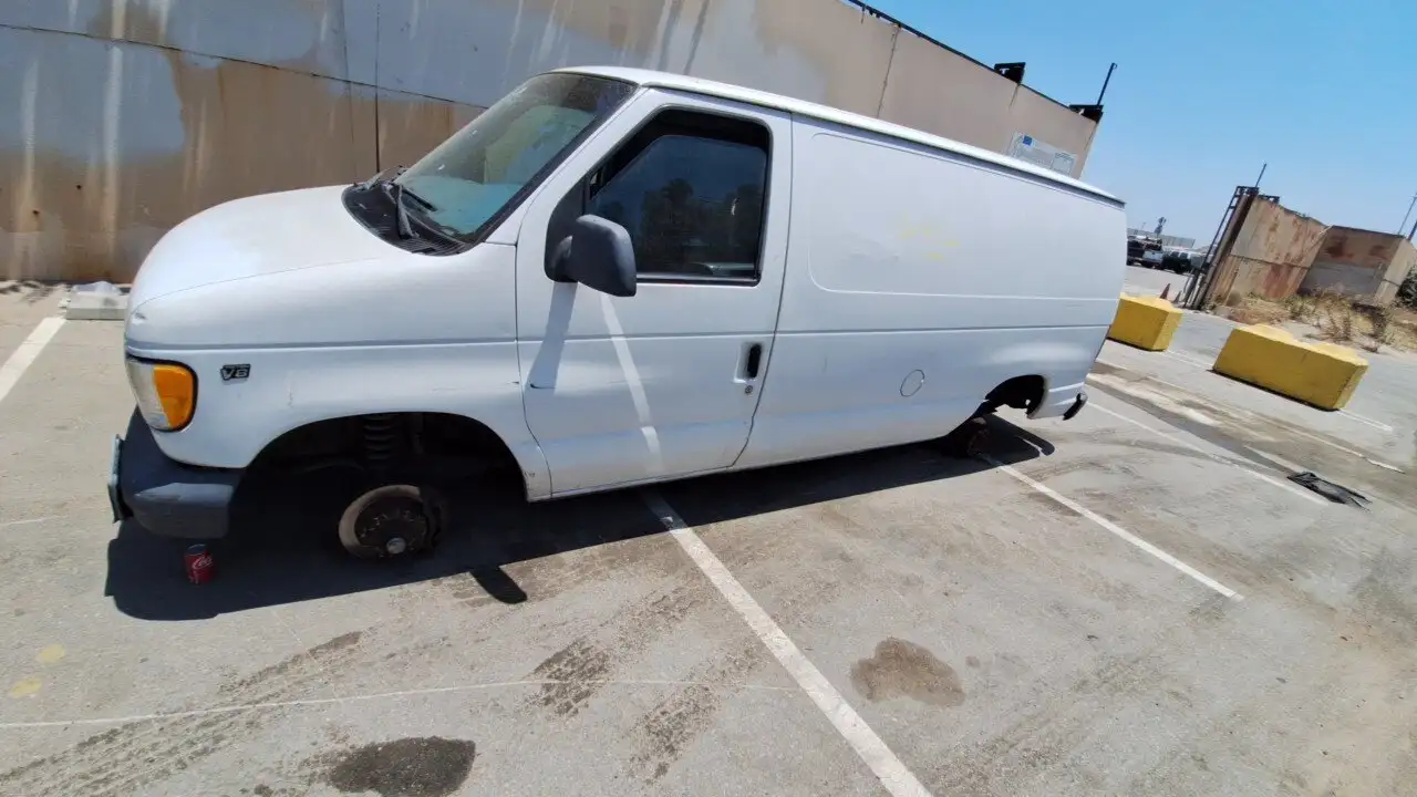 Photo of 2001 Ford E-250 Econoline
