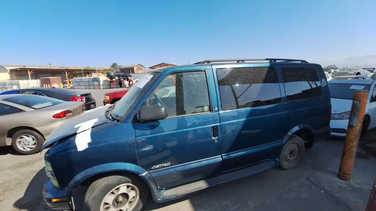 Photo of 2002 Chevrolet Astro