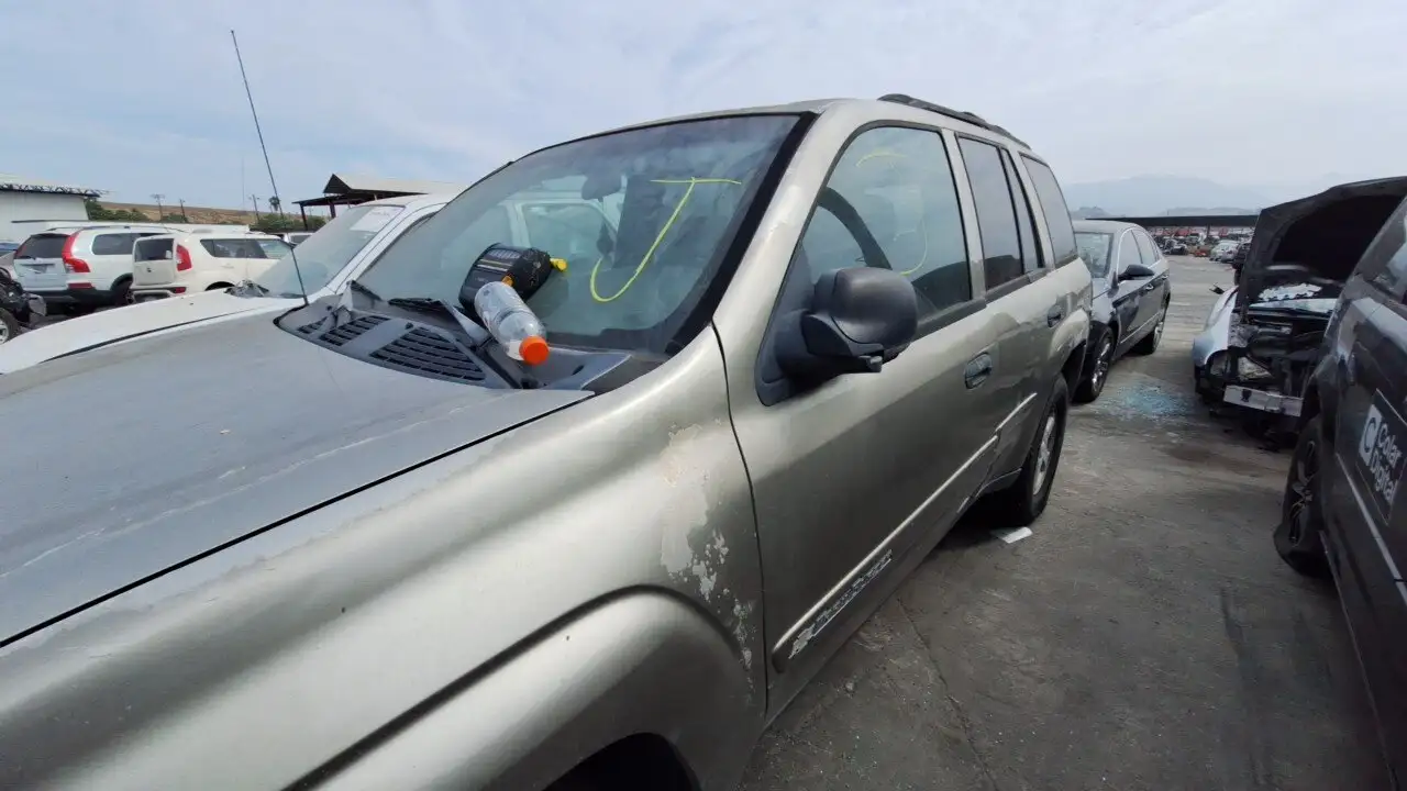 Photo of 2002 Chevrolet Trailblazer