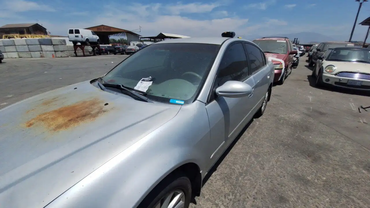 Photo of 2003 Nissan Altima