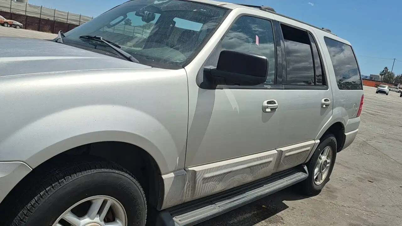 Photo of 2003 Ford Expedition