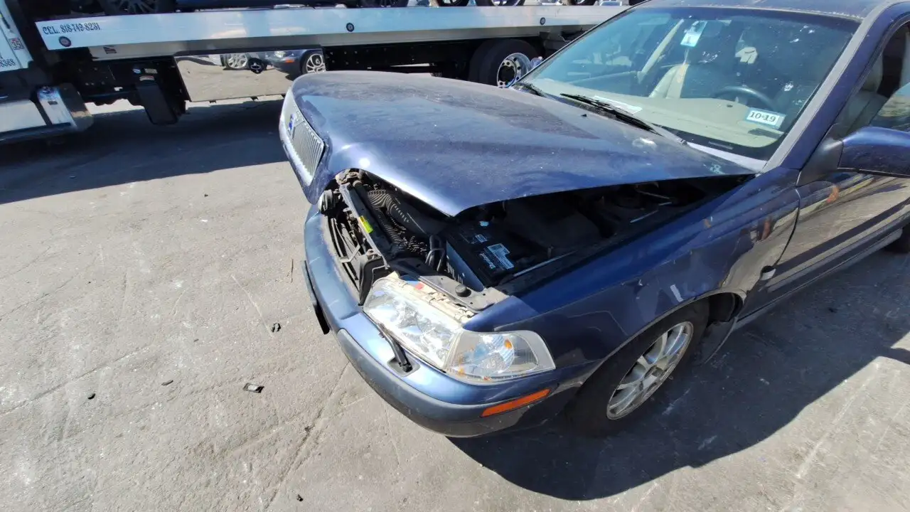 Photo of 2001 Volvo V40
