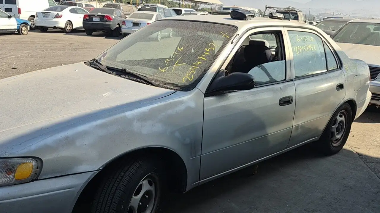 Photo of 2000 Toyota Corolla