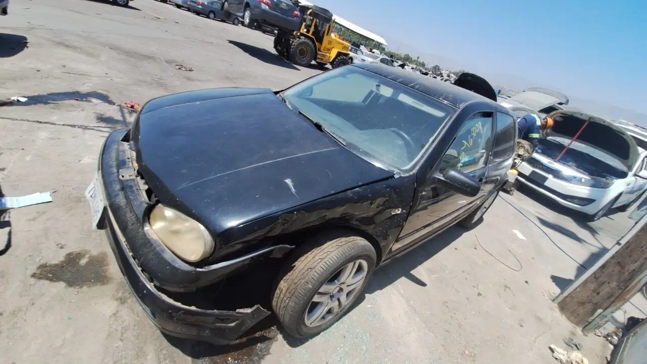 Photo of 2004 Volkswagen Golf