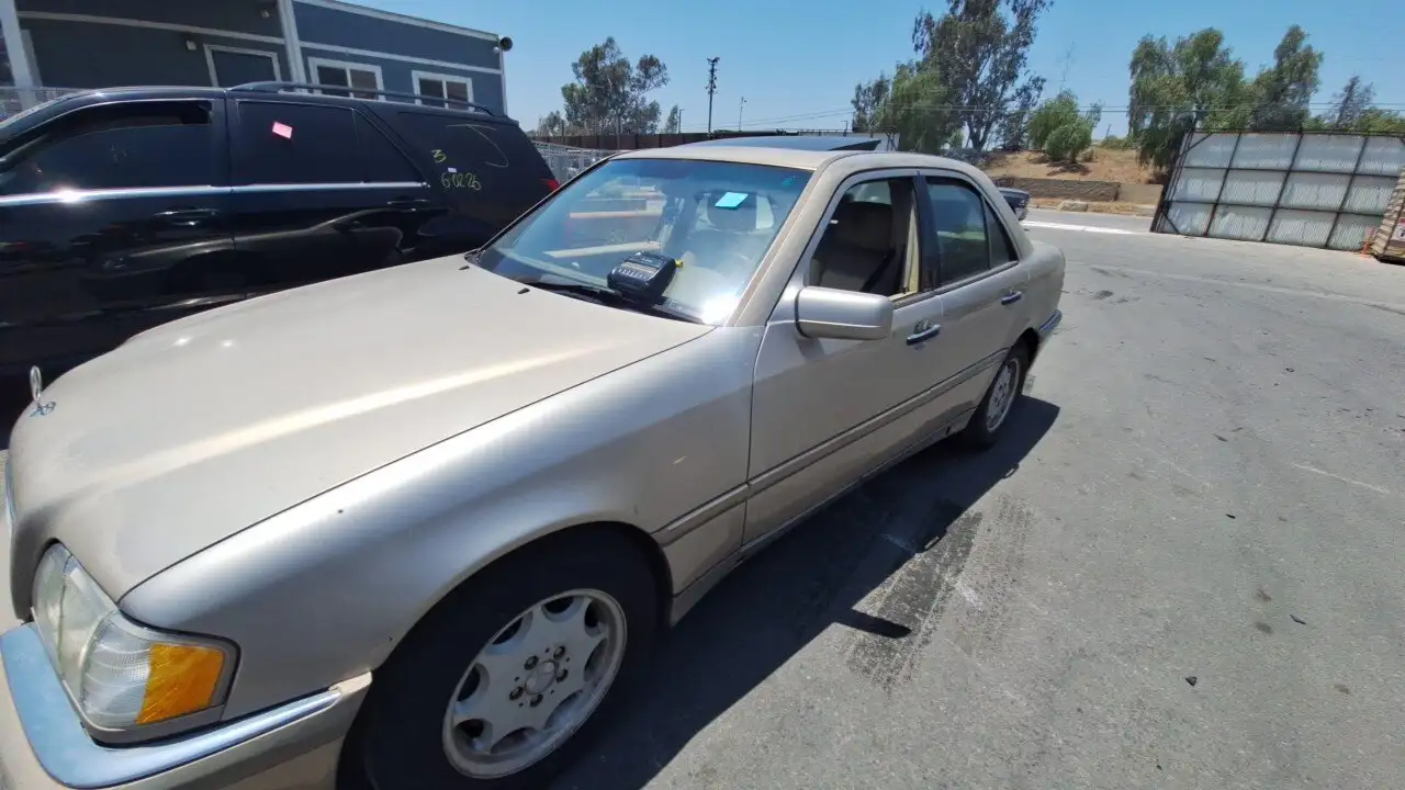 Photo of 2000 Mercedes-Benz C230
