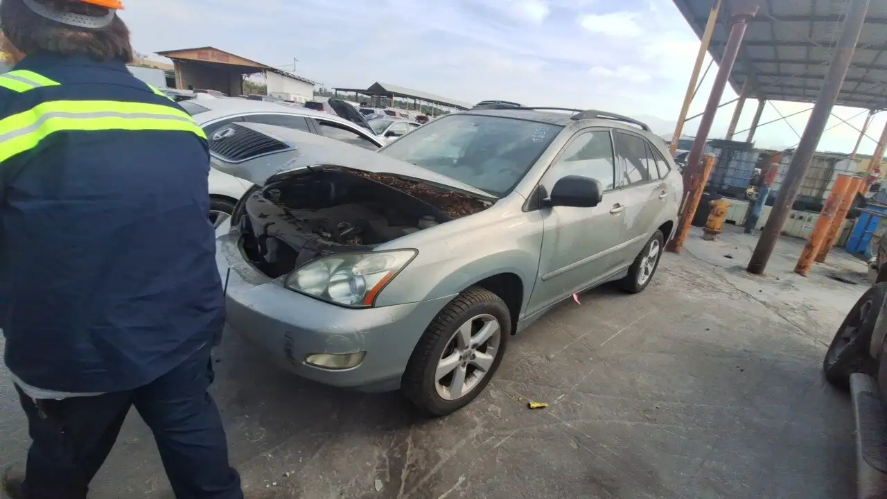 Photo of 2004 Lexus Rx330