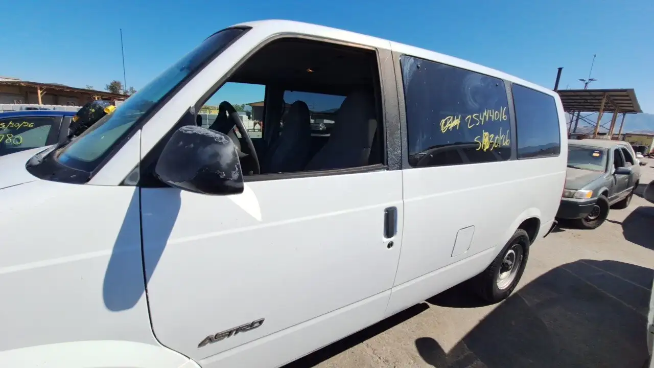 Photo of 2000 Chevrolet Astro