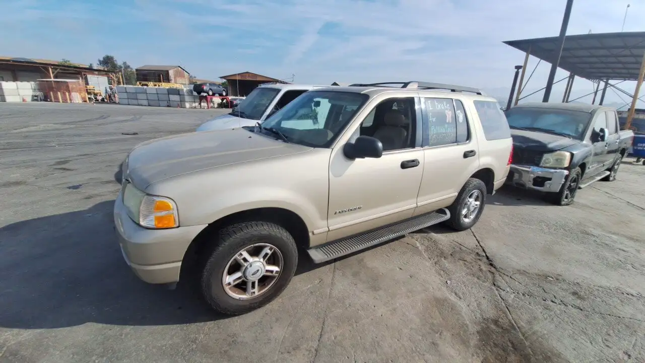 Photo of 2005 Ford Explorer