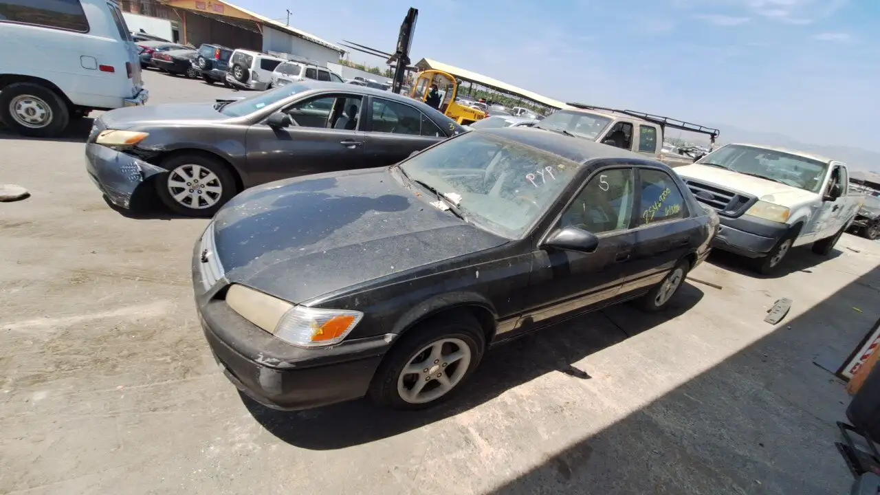 Photo of 2000 Toyota Camry