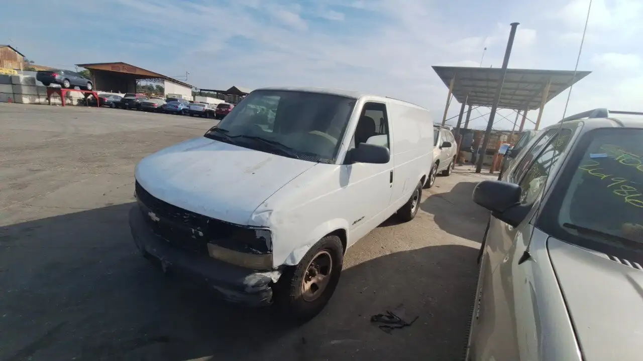 Photo of 2001 Chevrolet Astro