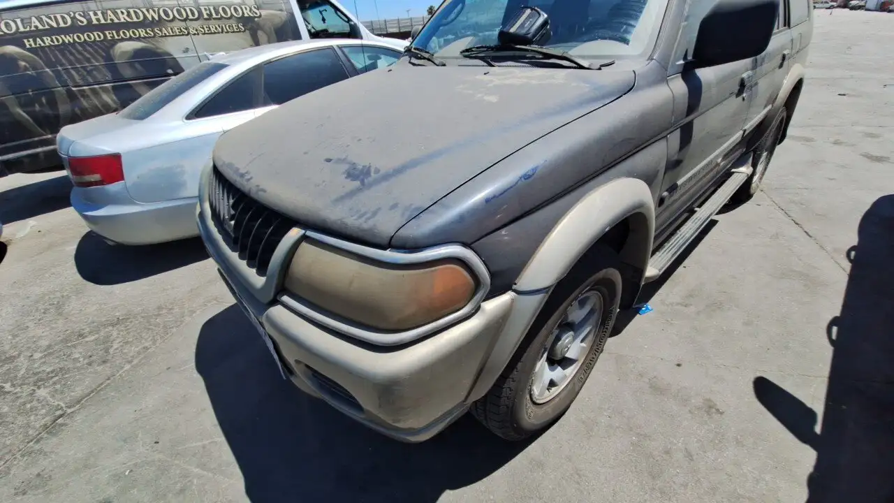 Photo of 2001 Mitsubishi Montero Sport