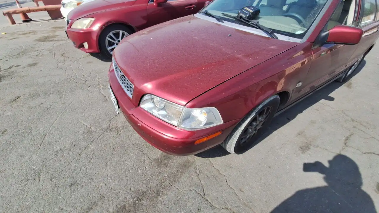 Photo of 2004 Volvo V40