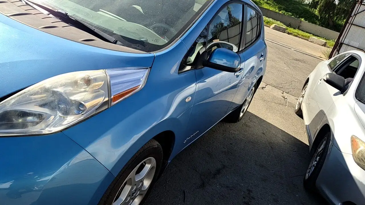 Photo of 2011 Nissan Leaf
