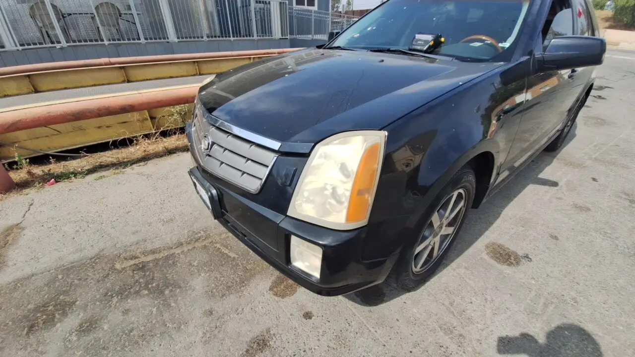 Photo of 2004 Cadillac Srx