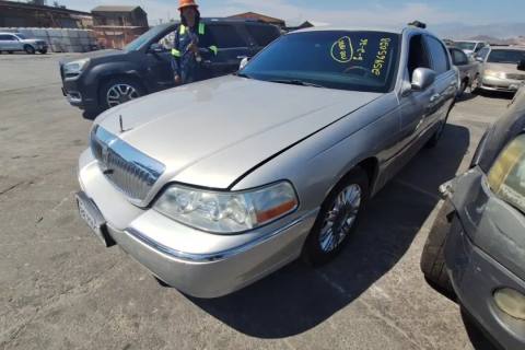 Photo of 2008 Lincoln Town Car