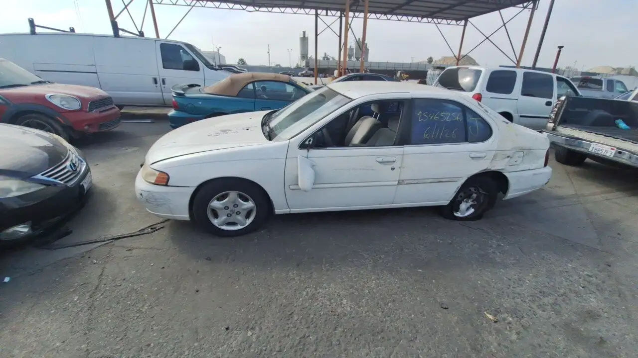 Photo of 2000 Nissan Altima