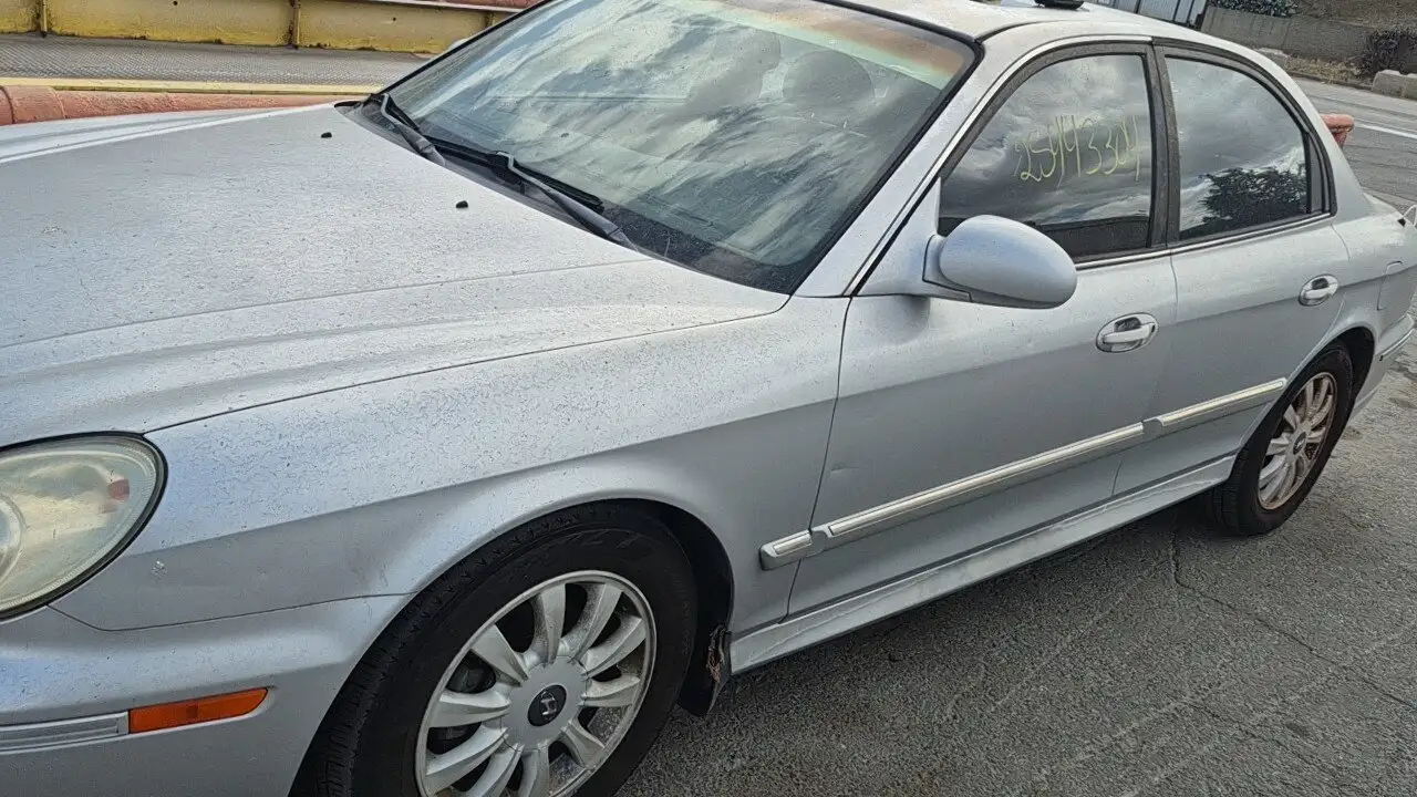 Photo of 2004 Hyundai Sonata