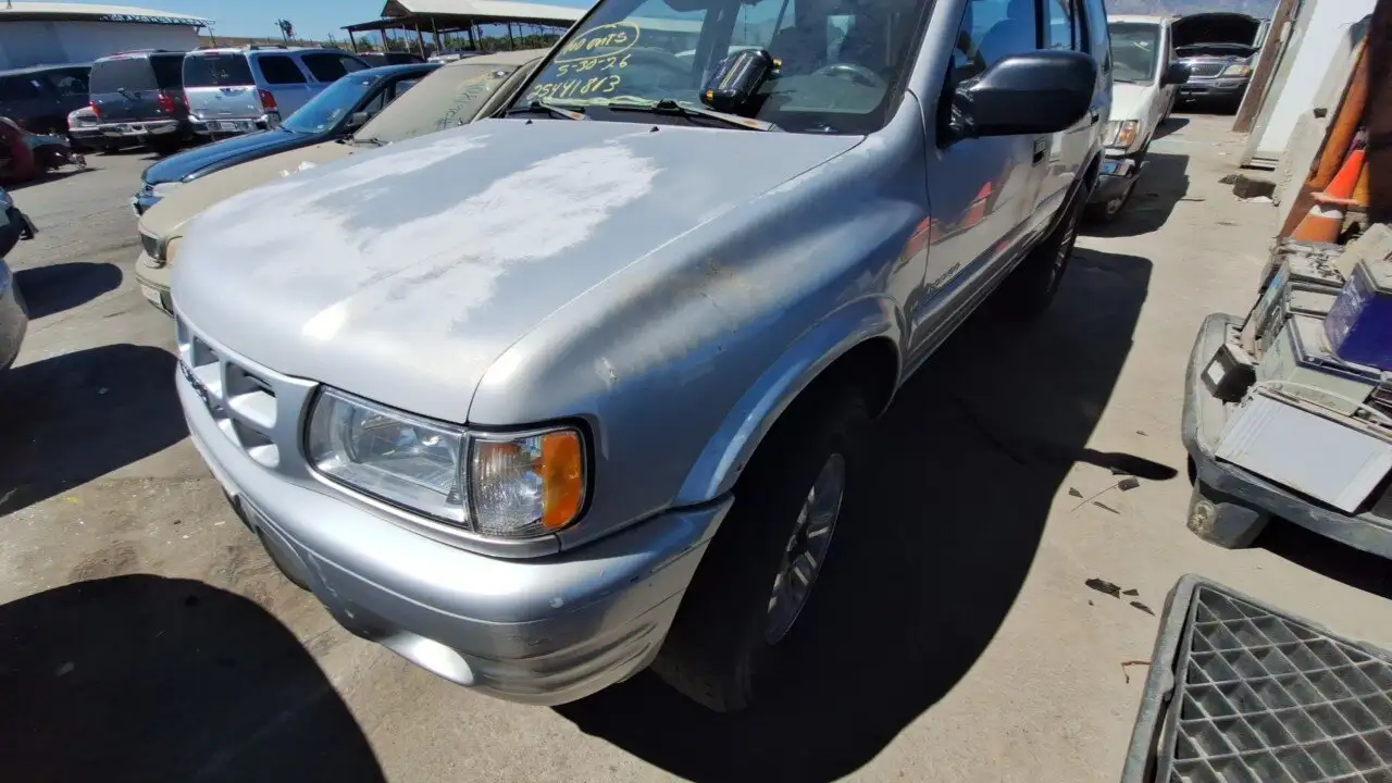 Photo of 2000 Isuzu Rodeo