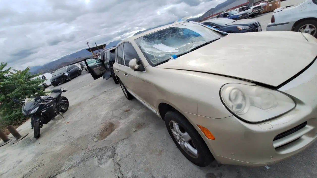 Photo of 2005 Porsche Cayenne