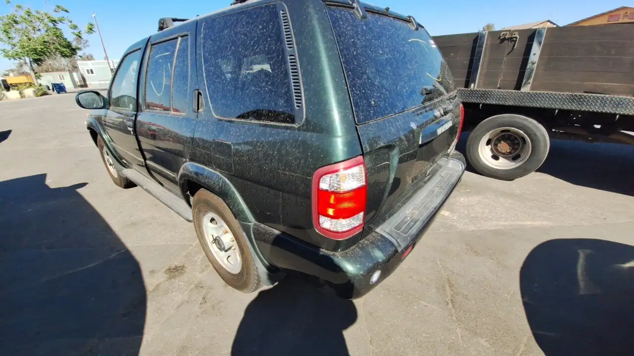 Photo of 2001 Nissan Pathfinder