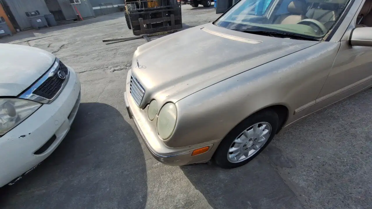 Photo of 2000 Mercedes-Benz E320
