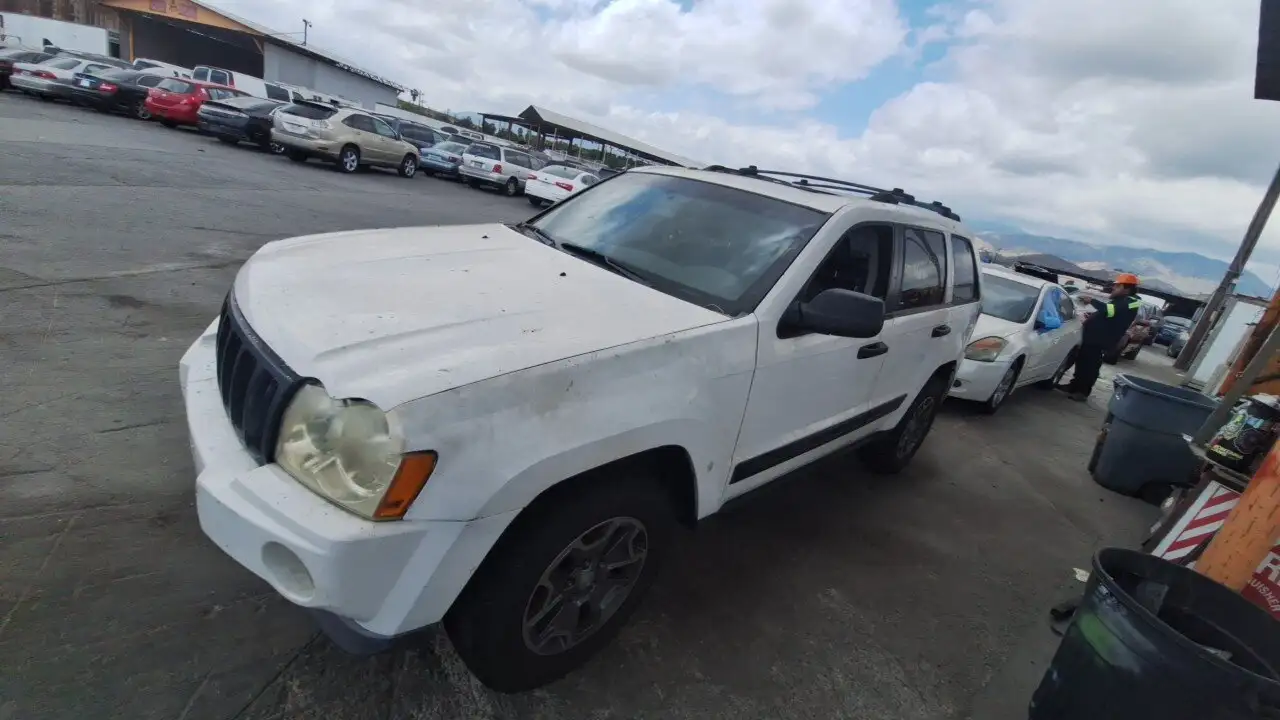 Photo of 2005 Jeep Grand Cherokee