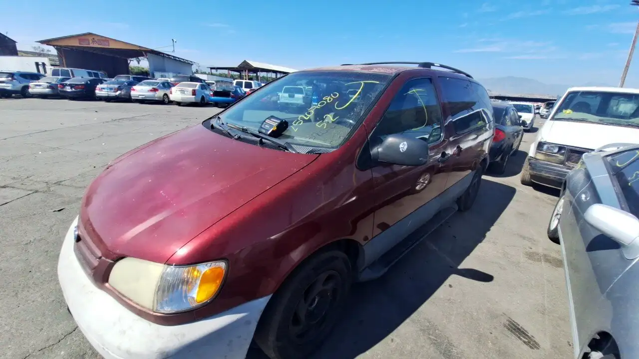 Photo of 2002 Toyota Sienna