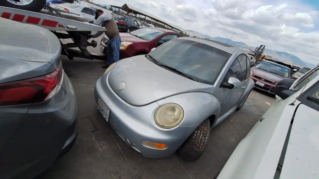 Photo of 2004 Volkswagen Beetle
