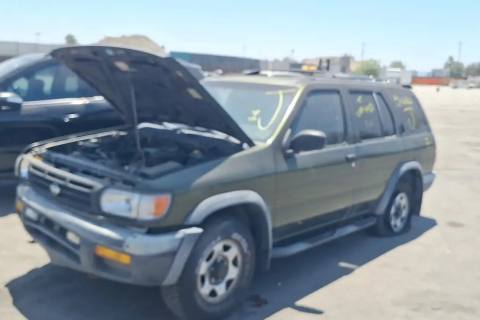 Photo of 1997 Nissan Pathfinder