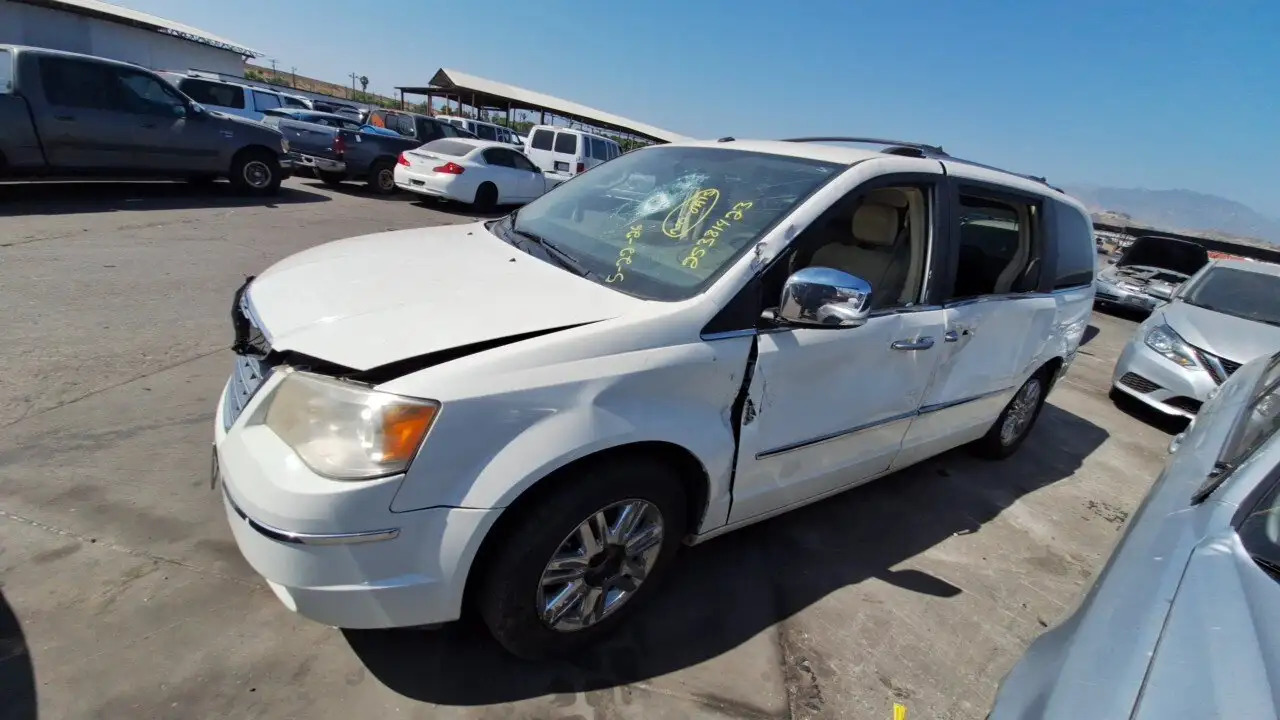 Photo of 2008 Chrysler Town & Country