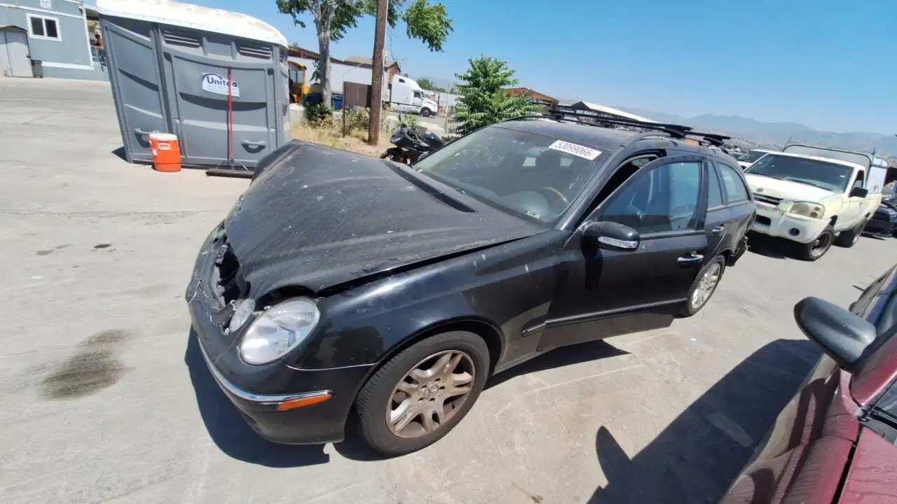 Photo of 2004 Mercedes-Benz E320
