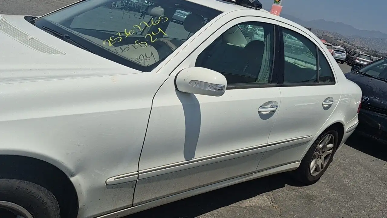 Photo of 2003 Mercedes-Benz E320